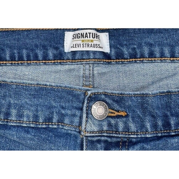 Signature Levi Strauss Denim Shorts Mens Size 42 Blue Measures 42 Inseam 10 - Picture 3 of 8